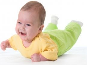 Mikor mit tud a baba? Baj, ha később csinálja, mint a többi gyermek?