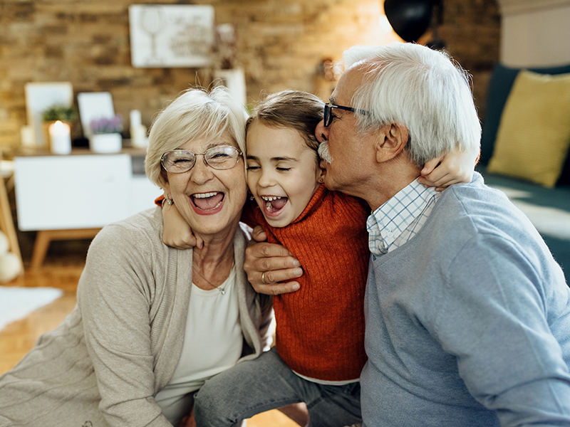 Nagyszülő típusok - Te milyen nagyszülő vagy a tudomány szerint? Mi befolyásolja a nagyszülő-unoka viszonyt?