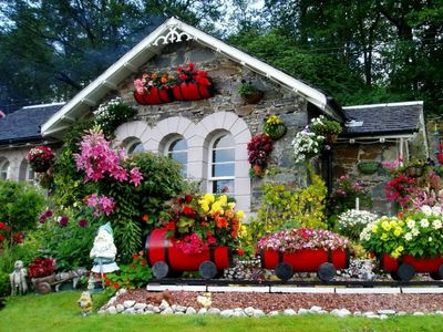 10 csodaszép virágba borult ház (Fotók)