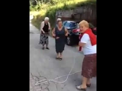 Ugrókötelező nagymamák videón - egyből jókedved lesz, ha megnézed