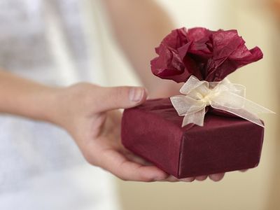 Milyen az igazán jó ajándék? Milyen ajándéknak örülnek a gyerekek? Hogyan válaszd ki a tökéletes ajándékot?