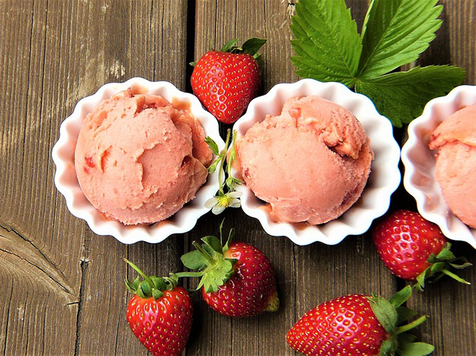 Gyümölcsös-túrókrémes fagyi recept - Így készíts fagylaltot házilag a gyerekeknek!
