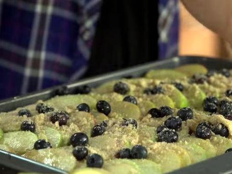 Morzsás almás pite recept - Így készíti Mautner Zsófi az igazi omlós, ropogós almás pitét!