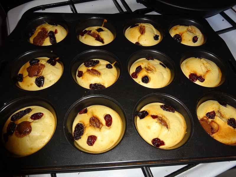 Muffin palacsinta: omlós sütemény csokival és gyümölcsdarabokkal