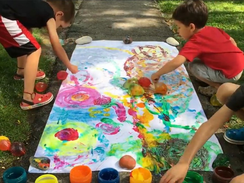 Így fess lufival színes képeket! - Pofonegyszerű kreatív játék gyerekeknek, amihez csak lufi és vízfesték kell