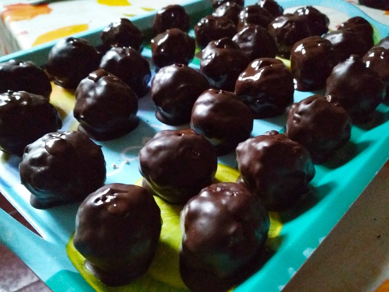 Sütés nélküli zserbógolyó recept: 30 perces csokis süti, ha gyorsan készítenél valami finomat