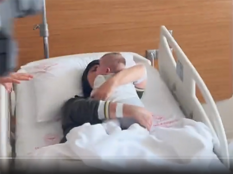 A földrengés elszakította őket egymástól, de most újra találkozhatott egy édesanya a kisbabájával - Videó!